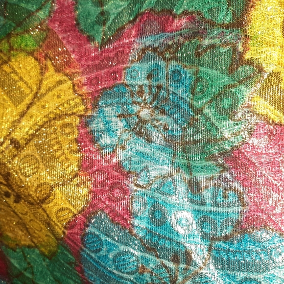 6 yards floral embossed material - Picture 4 of 7